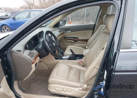 2010 Honda Accord 2.4 Ex-L from USA, damaged, VIN 1HGCP2F80AA138457